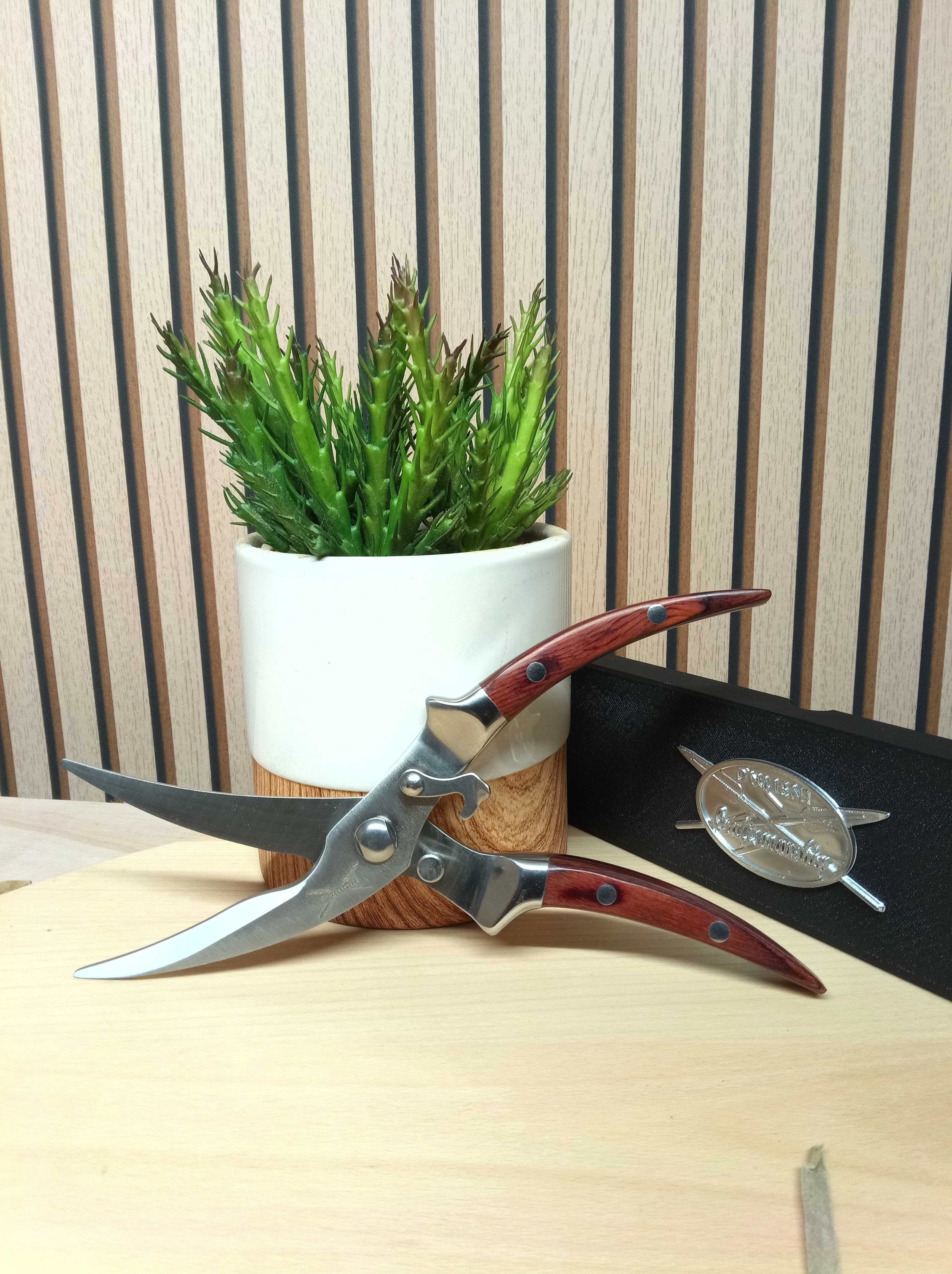 Dumeni Stainless Steel Biltong / kitchen Shears with Wooden Handles - Image 8
