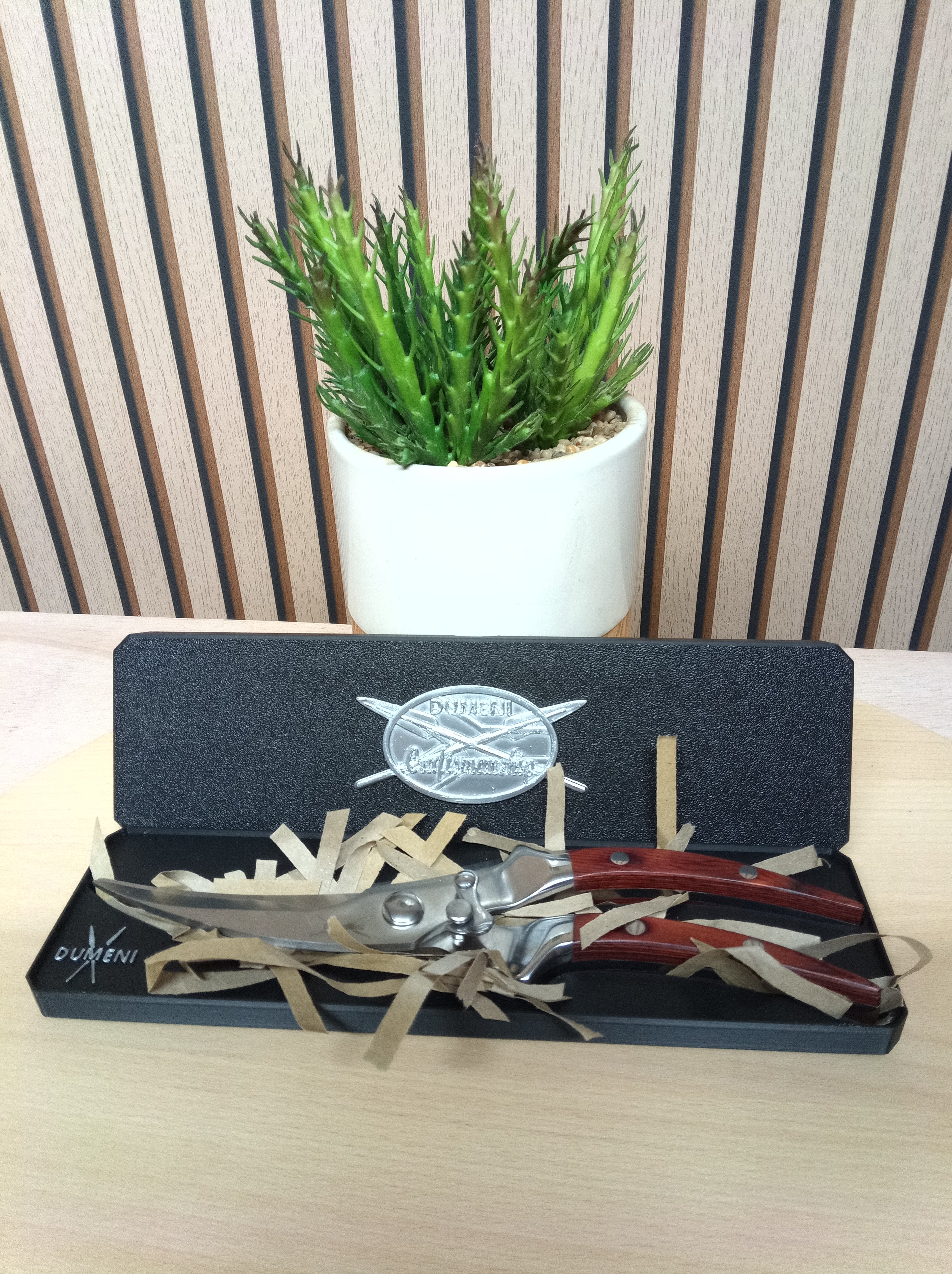 Dumeni Stainless Steel Biltong / kitchen Shears with Wooden Handles - Image 17