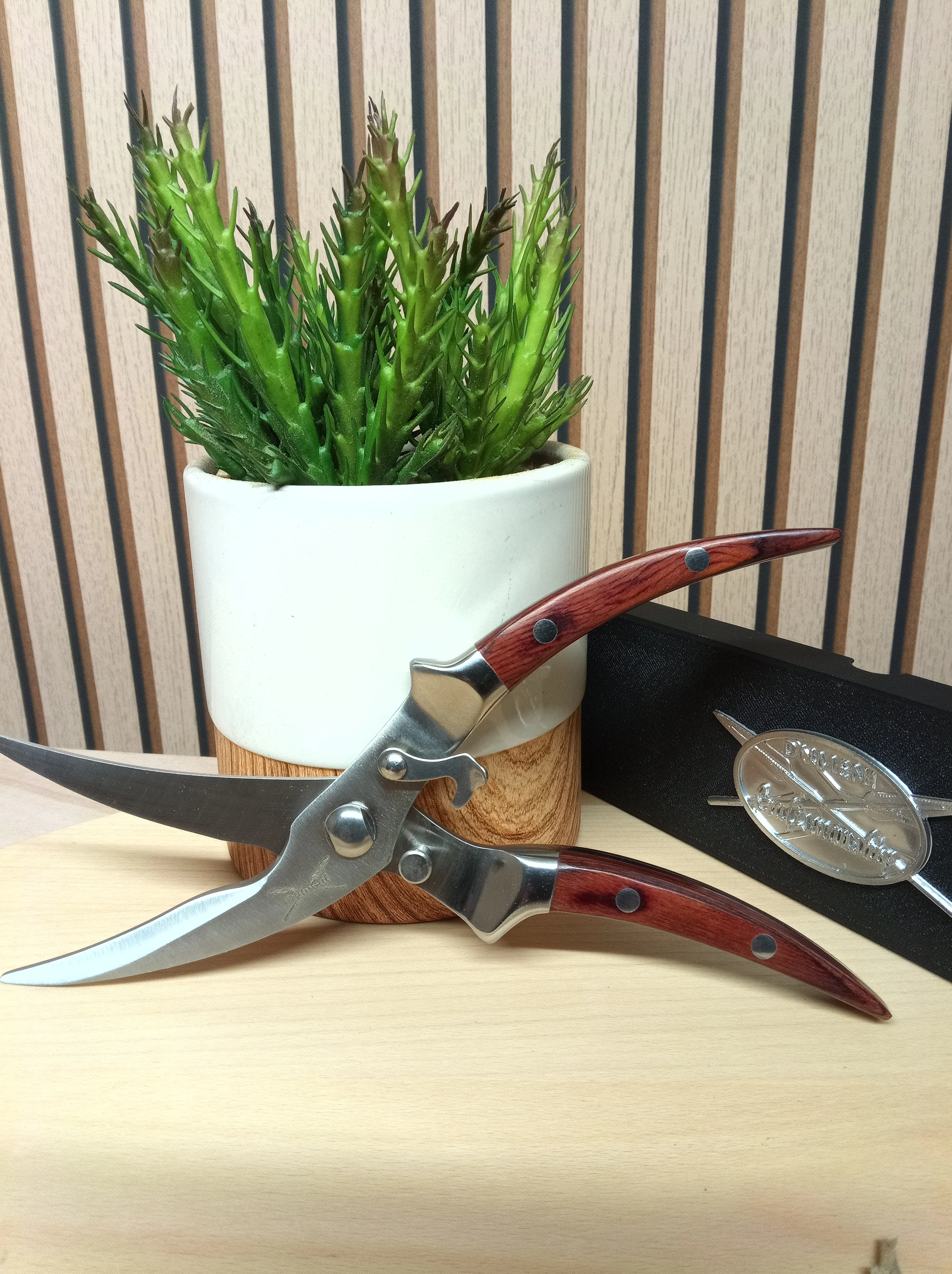 Dumeni Stainless Steel Biltong / kitchen Shears with Wooden Handles - Image 6